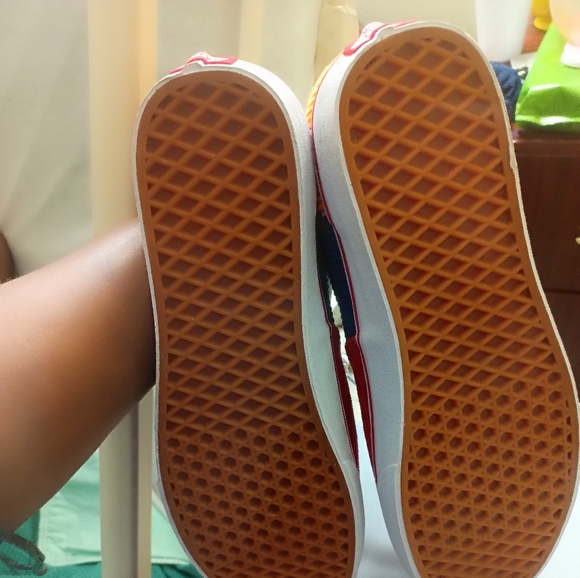 Vans - Picture 2 of 4